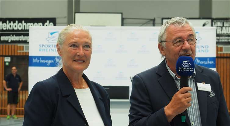 Sie freuen sich über die große Resonanz: SBR-Präsidentin Monika Sauer und SBR-Vizepräsident Aus- und Fortbildung Wolfgang Scheib bei der Begrüßung der 300 Teilnehmer