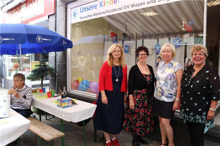 Sie freuten sich gemeinsam über das 30-jährige Bestehen: Martina Luig-Kaspari, Claudia Matera, Erika Bertram und Leni Hug.Fotos: SOT