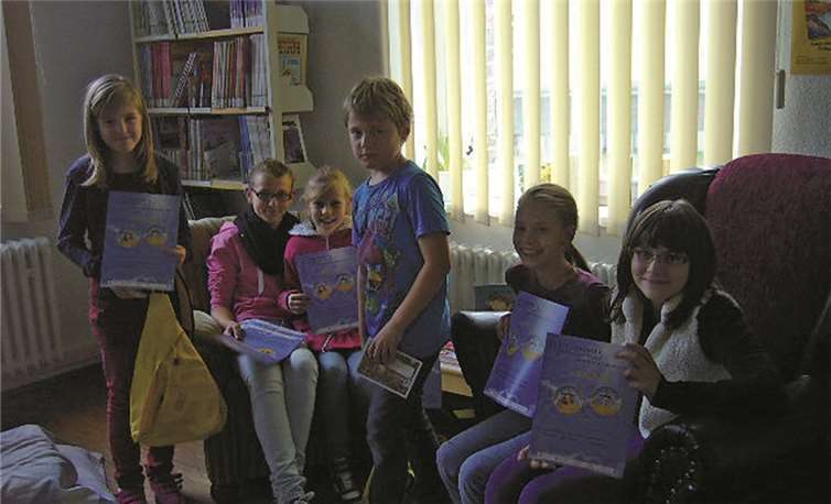 Sie gehörten zu den eifrigsten Lesern (v. l.): Jessica Wagner, Nathalie Rieder, Tanja Rieder, Tim Hoffmann, Noel Nimczy und Vivien Maurer. privat