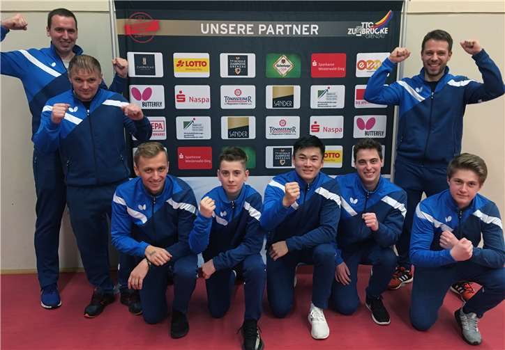 Sie haben den Aufstieg in die Oberliga geschafft: (v.l.) Christian Kantner, Pawel Foltanowicz, Alexander Tiemann, Tobias Sältzer, Delong Chen, Lukas Kalt, Jörg Schlichter und Vincent Schwickert. Foto: TTC Zugbrücke Grenzau