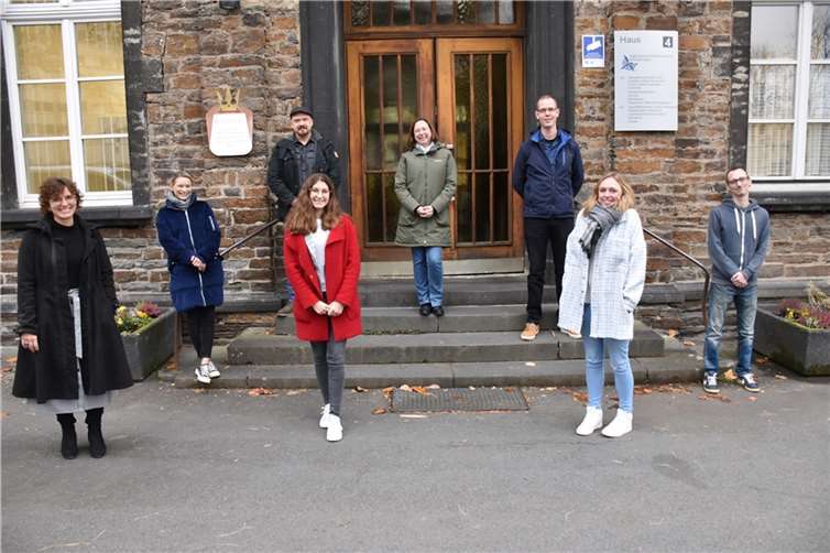 Sie haben ein gemeinsames Ziel: Führungskraft werden. Mitarbeiter des GK-Mittelrhein, aber auch Gesundheitsfachkräfte externer Unternehmen, absolvieren dafür eine Weiterbildung am BFI. Der Kurs steht unter der Leitung von Franziska Korries (links). Foto: privat