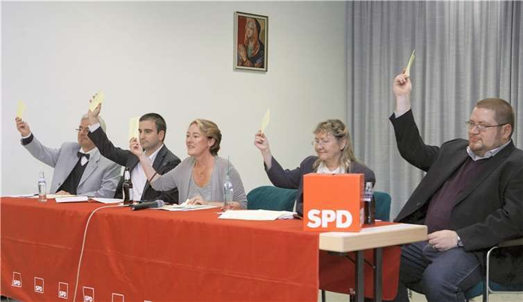 Sie hatten den Kreisparteitag voll im Griff (von links): Bernd Lang, Marcel Hürter, Beate Reich, Erika Rebatschek und Jens Schäfer.
