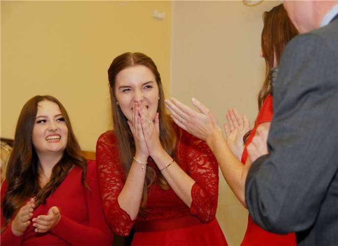 Sie konnte ihr Glück kaum fassen: Den Tränen nahe vernahm Marie Dillenberger das Urteil der Jury. Nach einem mehrstündigen Ausscheidungswettbewerb hatte sie die Herzen der Jury und des Publikums gewonnen.