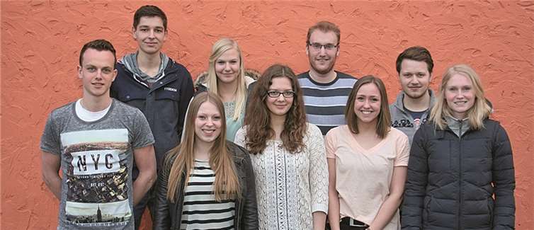 Sie lenken im 277. Vereinsjahr die Geschicke des katholischen Junggesellenvereins Waldorf 1738 e.V.: (v.l.) Lars Nachtsheim, Sören Nachtsheim, Lisa Flöck (2. Vorsitzende), Carmen Schmitt, Eva Selbach, Andreas Bous, Lara Gehrke, Phillip Seiwert und Greta Plath (1. Vorsitzende). Es fehlen Eva Plath und Andreas Welter.-WK-