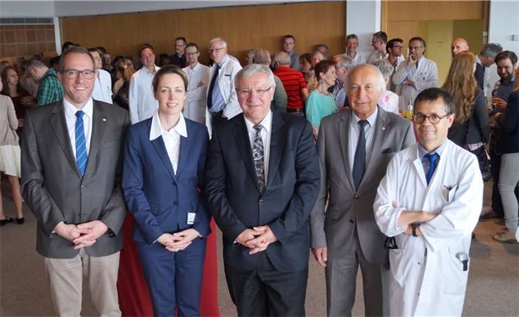 Sie machen sich gemeinsam stark für das GK Mittelrhein (v. l.): Geschäftsführer Dr. Moritz Hemicker. die Kaufmännische Direktorin Kathleen Büttner-Hoigt, der Aufsichtsratsvor¬sitzende Oberbürgermeister Prof. Dr. Joachim Hofmann-Göttig, Geschäftsführer Bernhard Mauel und der Ärztliche Direktor Prof. Dr. Ralph Naumann. privat