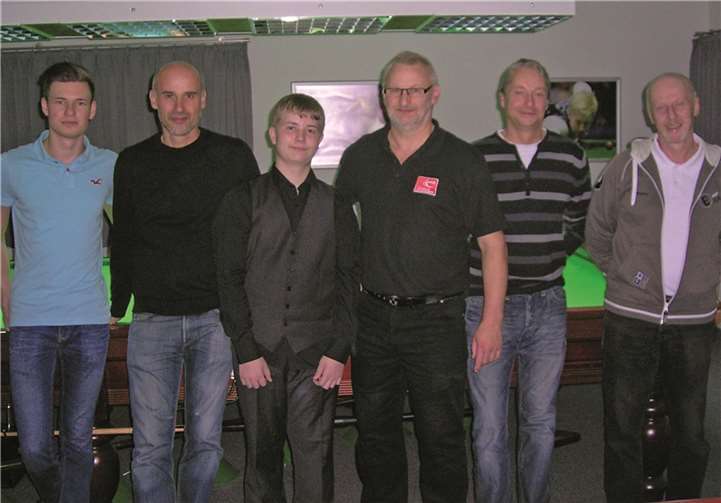 Sie machten den Sieg unter sich aus (von links): Daniel Dück, Berthold Bersch, Thaddy Taxis, Georg Pontow, Ralf Stumpe und Otmar Friedensdorf.privat