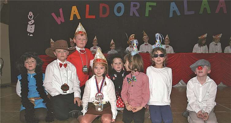 Kids außer Rand und Band Sie parodierten zur Freude der Narren den Neujahrsempfang der KG „Jeckige Globistere“ Waldorf.
