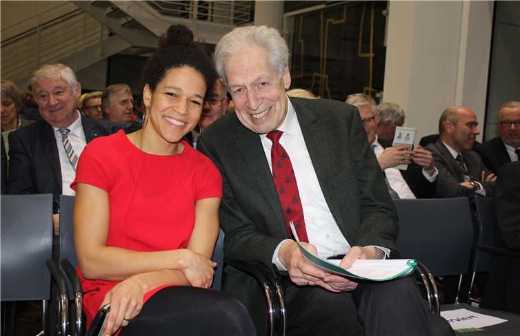 Sie setzen das Freiheitswochenmotto „Miteinander der Generationen“ bereits um: Celia Sasic und Henning Scherf.