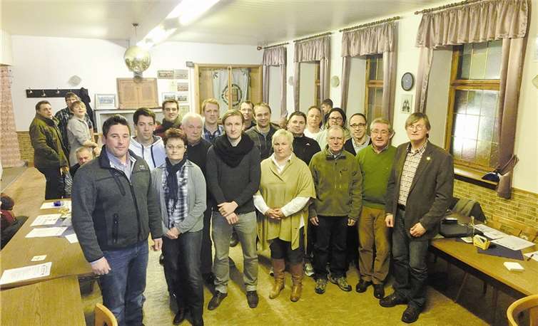 Sie sind die Garanten für die Zukunftsfähigkeit des SV Ochtendung, vorne, v. l.: Jörg Jülich, Marvin Neideck, Sabine Vogt, Hans-Josef Pinetzki, Martin Schleich, Myriam Krämer, Burkard Rüschel, Marco Diederich, Günter Dingendorf und Lothar Kalter; hinten, v. l.: Sebastian Neises, David Urbild, Uwe Grabosch, Patrick Ruckhaber, Stefan Krämer, Sascha Blotzki und Sascha Segschneider. privat
