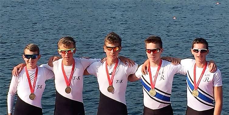 Sie sind die schnellsten Leichtgewichtszweier U17 Deutschlands.(v.l.) Julian Harwardt und Simon Haible (Treis-Karden) und Tim Scholz und Luca Schneider (Koblenz). Zusammen waren sie mit Steuermann David Kindsvater im Vierer bei der Kölner Regatta nicht zu schlagen. Privat