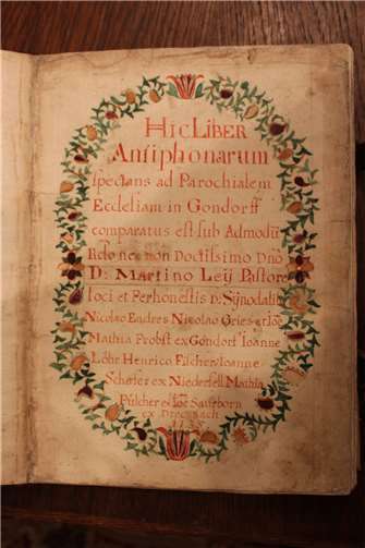 Sie sind federführend durch den damaligen Gondorfer Schulmeister Johannes Peter Meurer in mühevoller Handarbeit entstanden.