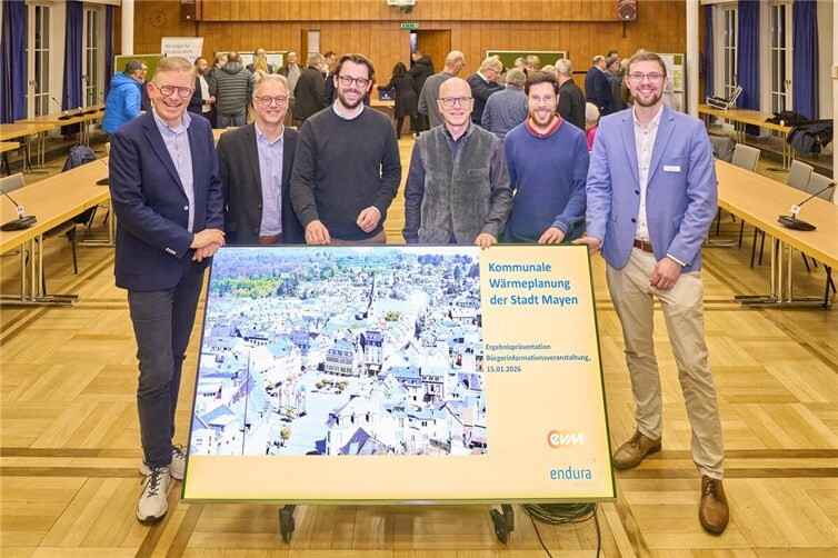 Sie stellten die Wärmeplanung vor (von links): Marcelo Peerenboom, Jochen Brosi, Hubertus Hacke-Dietze, Dirk Meid, Markus Schlösser und Helge Lippert.Foto: Sascha Ditscher/evm