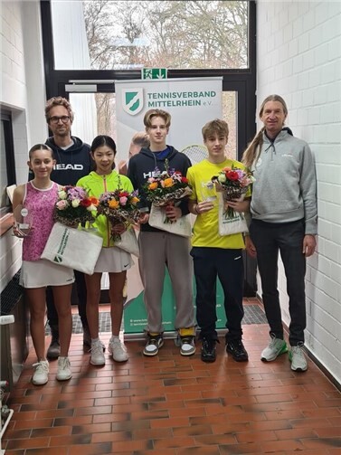 Sie trat in diesem Jahr eine Altersklasse höher in der U16 bei den Verbandsmeisterschaften des Tennisverbandes Mittelrhein an.