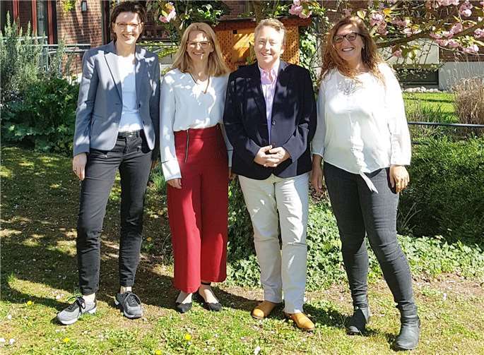 Sie unterhielten sich über die Hospizarbeit in Koblenz (von links): Ina Rohlandt (Geschäftsführerin des Koblenzer Hospizvereins), Lucie Schmitz (Geschäftsführerin der Stiftung Evangelischer Stift St. Martin), die Koblenzer Bürgermeisterin Ulrike Mohrs und Andrea Krahe (Leiterin Stationäres Hospiz St. Martin).Foto: privat