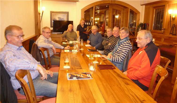 Sieben Vertreter der Ü50 Regionsmannschaften trafen sich um die Modalitäten festzulegen.Privat