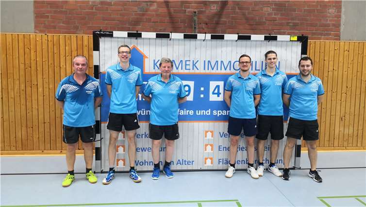 Sieg im Spitzenspiel für die erste Mannschaft (v. l. Guido Lenz, Tobias Dörr, Hans Frittmann, Michael Kleinschmager, Daniel Jacquemien und Kevin Müller). Foto: privat