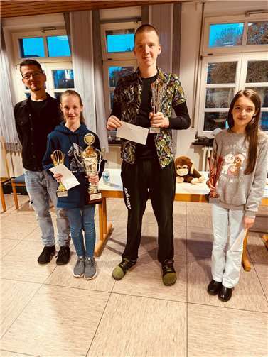 Sieger Jugend: v.l.n.r: Markus Höblich, Ella Reuber, Jannik Höblich, Yıldız Göl.