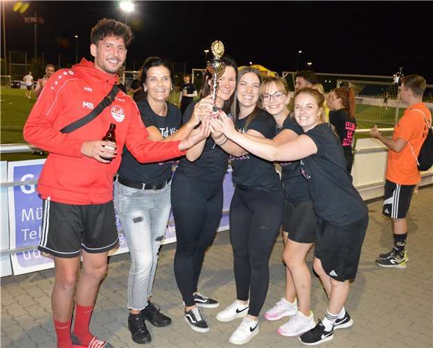 Sieger des begehrten Frauenpokal wurde das Team „Die Tu’n nix“. Fotos: Holger Krämer