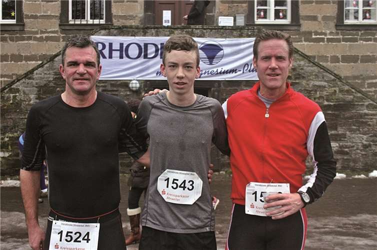 Sieger über 10.000 Meter (v.l.) 2. Ingo Neumann, 1. Johann Götte und 3. Markus Bielen.