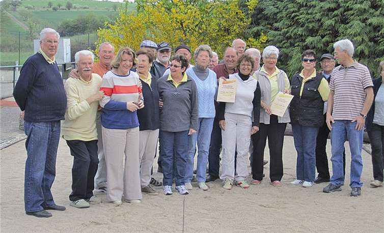 Sieger und Mannschaften des Bouleturniers.privat