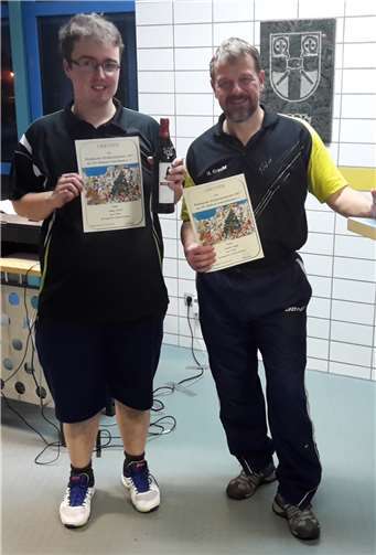 Siegerdoppel beim Tischtennis Weihnachtsturnier in Mülheim-Kärlich in der Freizeit-B-Klasse (v.l.): Patrick Lange (TV Rübenach), Holger Kracht (SV Urmitz). Foto privat