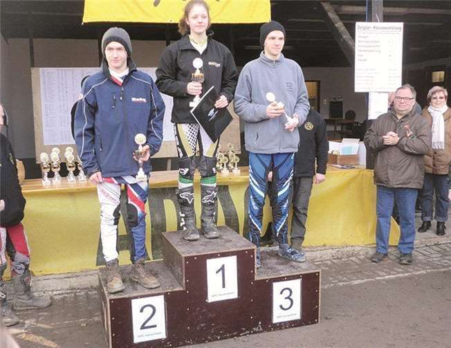 Siegerehrung: 1. Theresa Bäuml (MSF Winningen), 2. Nico Breßem (Bensheim), 3. Andreas Eul (MSF Winningen).privat