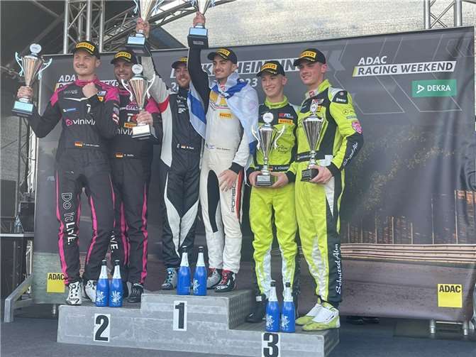 Siegerehrung. Der bekannte Youtuber Felix von der Laden kam auf Platz 2.  Foto: privat