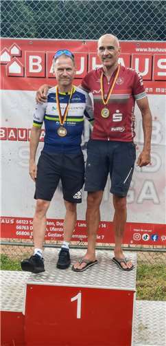 Siegerehrung Rheinland-Pfalz-Meister Erik Hühnlein Masters III und Uwe Blechschmidt Masters IV. Foto: Conny Haas