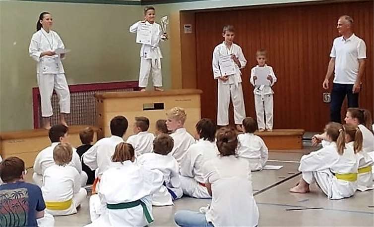 Siegerehrung bei den Anfängern ....privat