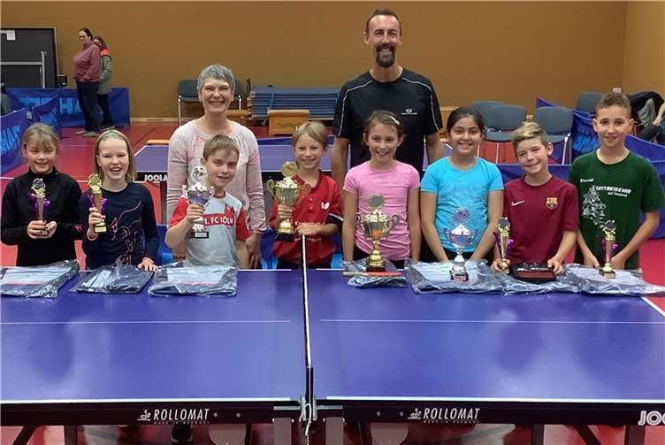 Siegerehrung der 34. Tischtennis-Mini-Meisterschaften an der Grundschule Pfarrer-Bechtel.  Foto: privat