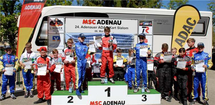 Siegerehrung der Altersklasse K3, in der sich Maurzio Weishäupl als Sieger durchsetzen konnte. privat