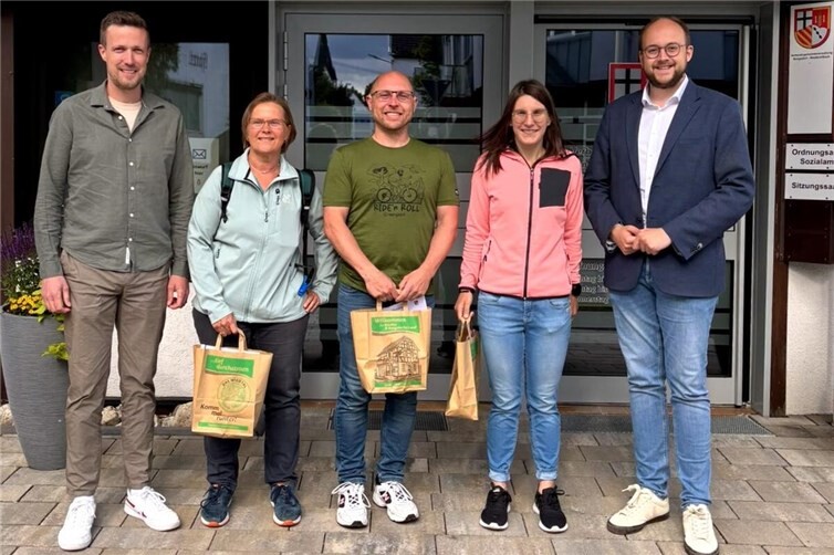 Siegerehrung mit Florian Fark, Silke Bendler, Florian Fischer, Tamara Sabla und Pierre Fischer (vlnr)