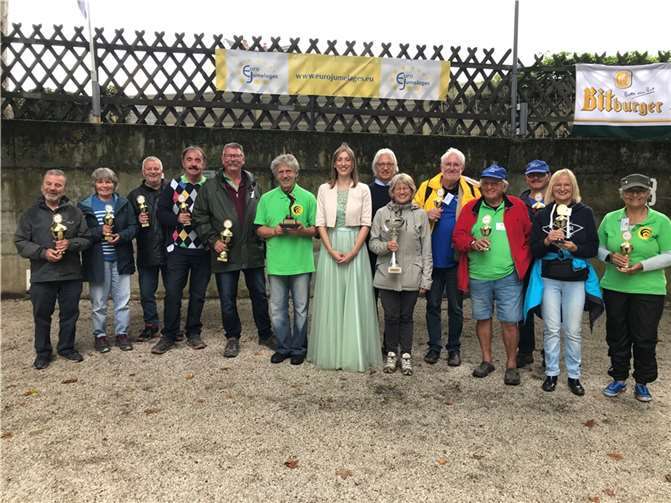 Siegerfoto der Teilnehmer von Eurojumelages und dem 1. Boule-Treff Bad Breisig e.V.Fotos: privat