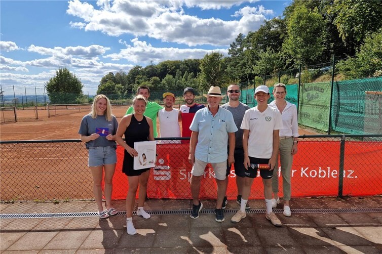 Siegerfoto des letzten Tennisturniers 2025.