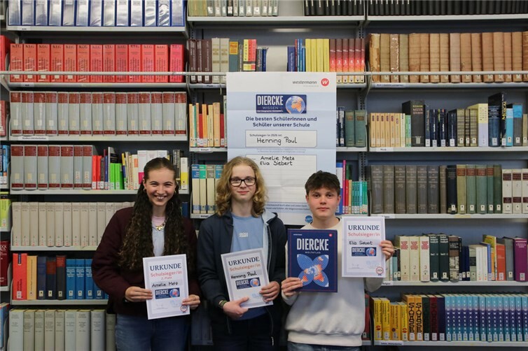 Sieger*innen der ersten Wettberwerbsrunde: Amelie Metz (10b), Elia Siebert (10b) und Henning Paul (10c) 