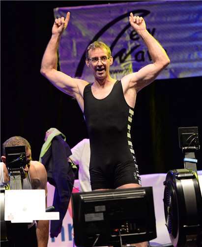 Siegerpose von Klaus Bischof nach dem kräftezehrenden Rennen. Er ist einer der wenigen Gewinner, die nicht erst einmal umfallen. Foto: privat