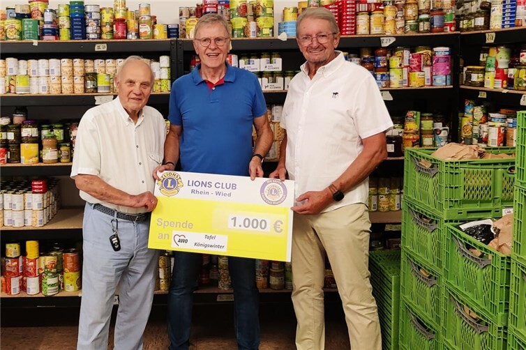 Siegfried Weber, Lions Club Rhein-Wied, Jonny Natelberg, Leitungsteam Tafel Königswinter, Eberhard Mandel,Förderverein Lions Club Rhein-Wied