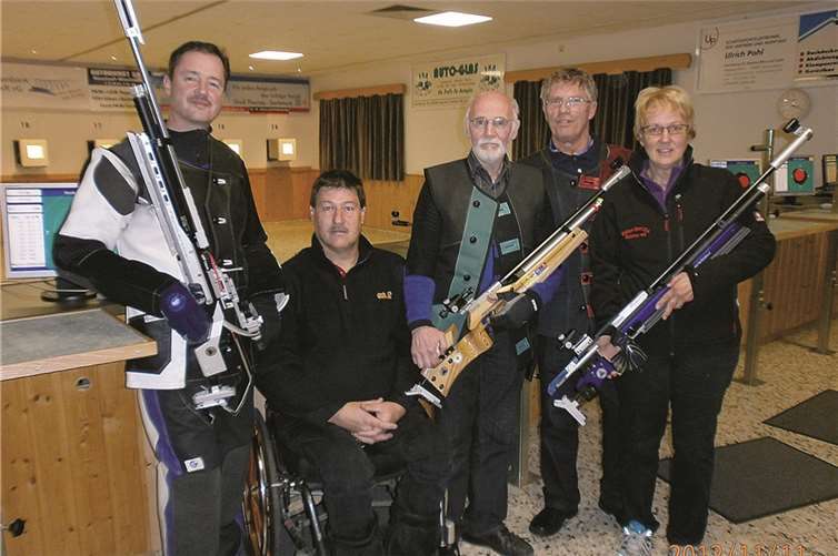 Siegten 4:1 gegen Odendorf : Gerd Stenzel, Uli Krämer, Robert Korden, Toni Risse und Birgit Becker. privat