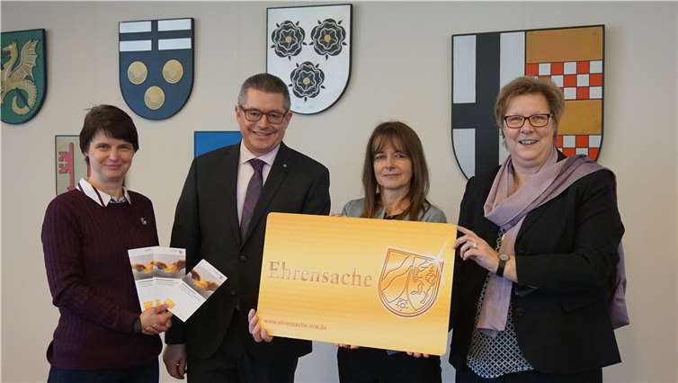 Einführung der Ehrenamtskarte NRW beschlossen Silke Adamek, Hans Dieter Wirtz, Karina Conconi und Petra Kalkbrenner. Foto: privat