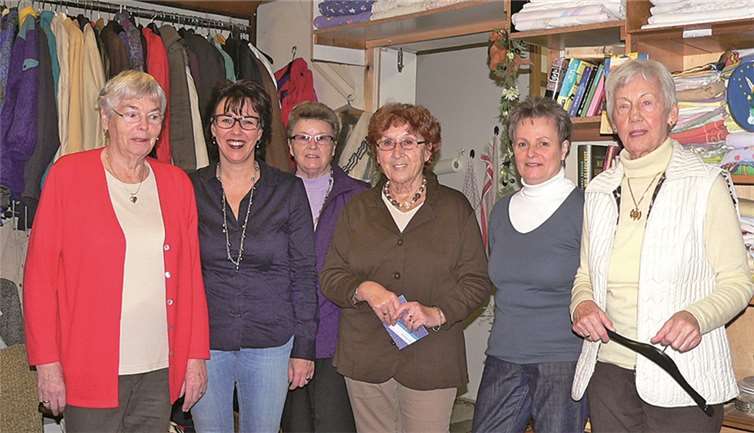 Silke Josten-Schneider (2.v.l.) besuchte die Damen der Kleiderstube.privat