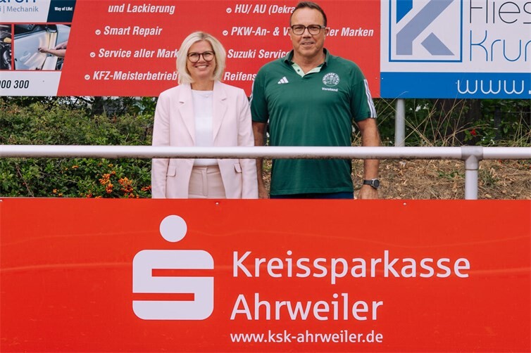 Silke Seul, Leiterin des Beratungscenters Remagen, und Thomas Schuster, Geschäftsführer des SV Remagen