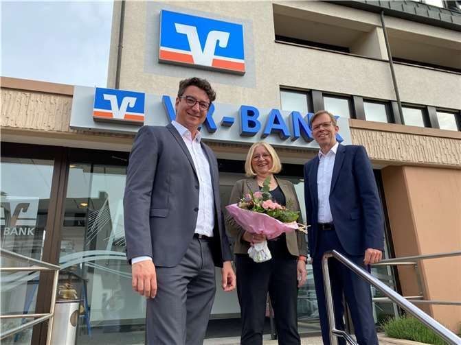 Silvia Brubach ist seit 30 Jahren im Dienst bei der VR-Bank.  Foto: privat