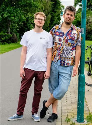 „Simon & Ingo“ aus Bonn. Fotos: privat