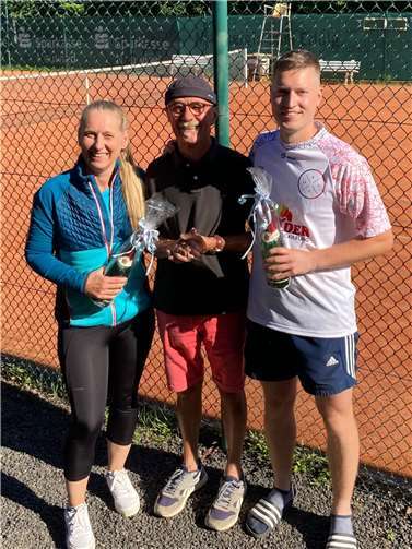 Simone Seyffert und Tim Seyffert gewannen das Schleifchenturnier.  Foto: Sportclub-Kasbachtal