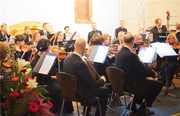 „Sinfonietta Koblenz“ mit Dirigent Sedat Sen gestaltete bereits zum 8. Mal das Neujahrskonzert in Cochem.