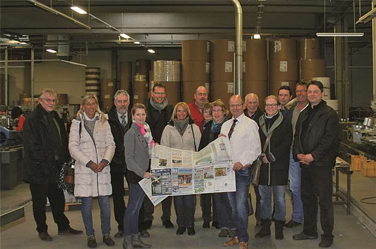 Sinzig. Die Kreisgruppe Gartenbau des Kreises Ahrweiler stattete dem Krupp Medienzentrum einen Besuch ab, um sich über die Produktion von BLICK aktuell und über das Unternehmen Krupp Verlag zu informieren. Besondere Themen bei der anschließenden Diskussion mit Geschäftsführer Hermann Krupp und Juniorchefin Susanne Krupp waren unter anderem der Mindestlohn, Facharbeiter-Mangel sowie innovative Lösungen für die Kunden.-ROB-