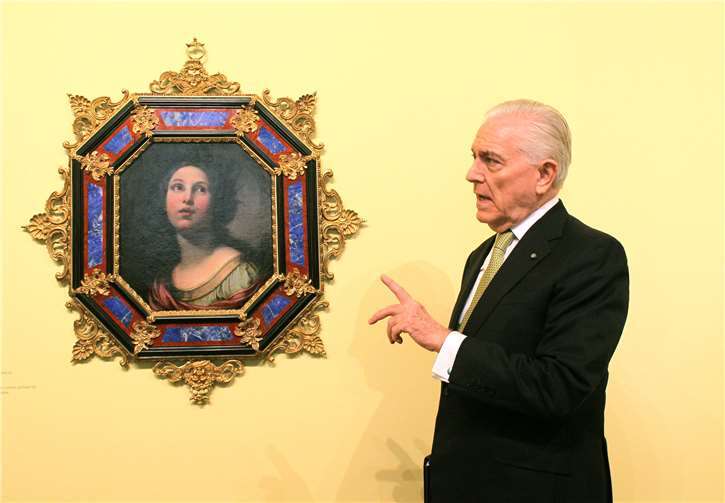Sir Mark Fehrs Haukohl mit Allegorie der Poesie. Fotos: HG