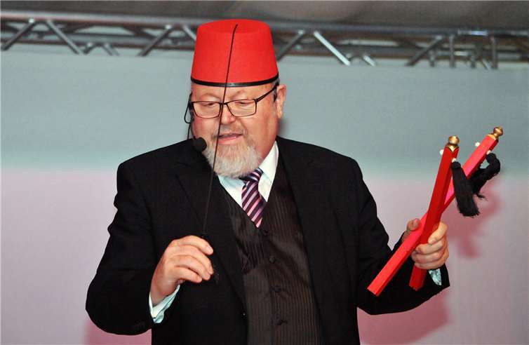 Sir Robby (alias Wolfgang Sommer, langjähriger Präsident des Deutschen Magischen Zirkels).