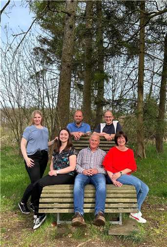 Sitzend von links: Katharina Schneider, Patric Vietze, Nicole Vietze; stehend von links: Meike Klose, Tobias Weise, Michael Seidel  Foto: FWG/Maxime Vietze