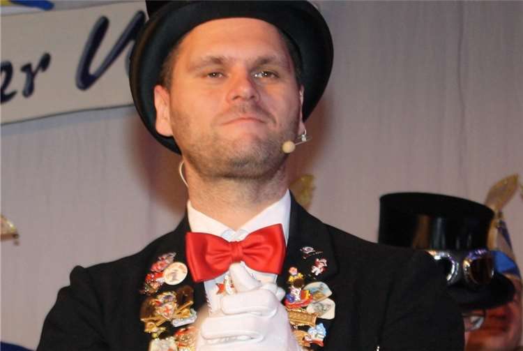 Sitzungspräsident Markus Laux mit melancholischem Blick. Er moderiert normalerweise beim KV „Escher Wend“ das Narrenspektakel. Foto: TE